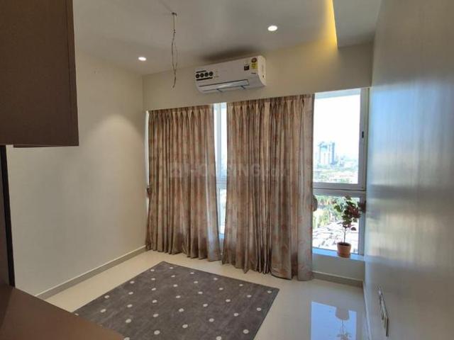 2 BHK Apartment in Goregaon West for resale Mumbai. The reference number is 20440223
