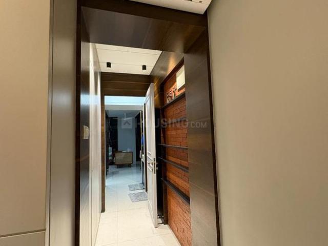 2 BHK Apartment in Goregaon West for resale Mumbai. The reference number is 20646994