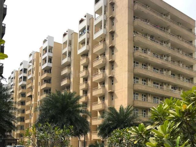 2 BHK Apartment in Gagan Vihar for resale Ghaziabad. The reference number is 15854820