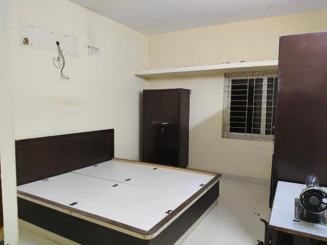 2 BHK Apartment in Kavadiguda for rent Hyderabad. The reference number is 20706199