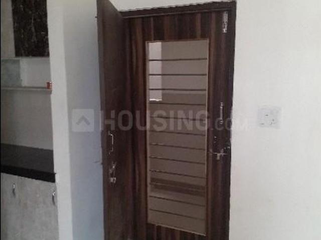 2 BHK Apartment in Ganesh Pal for rent Kota. The reference number is 7372555