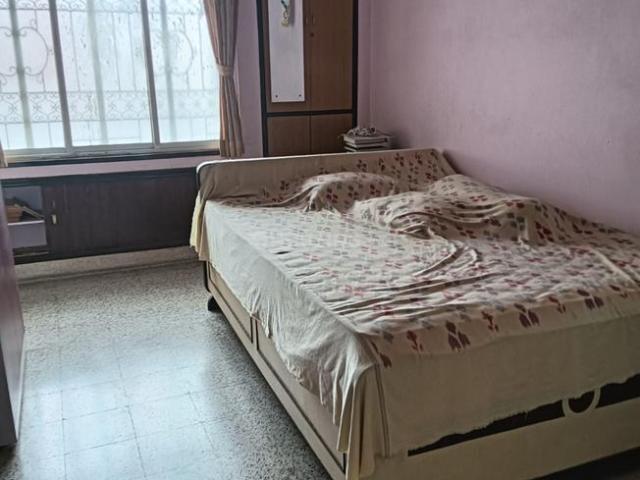 2 BHK Apartment in Gariahat for resale Kolkata. The reference number is 20088145