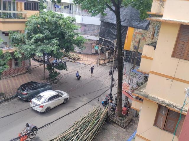 2 BHK Apartment in Gariahat for resale Kolkata. The reference number is 20988158