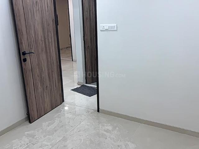 2 BHK Apartment in Ghatkopar East for rent Mumbai. The reference number is 19541011