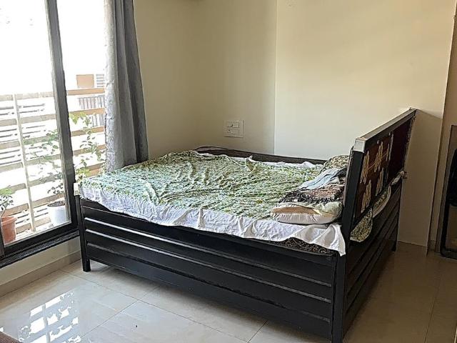 2 BHK Apartment in Ghatkopar East for rent Mumbai. The reference number is 19616489