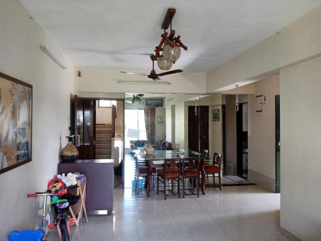 2 BHK Apartment in Ghatkopar East for resale Mumbai. The reference number is 18322946