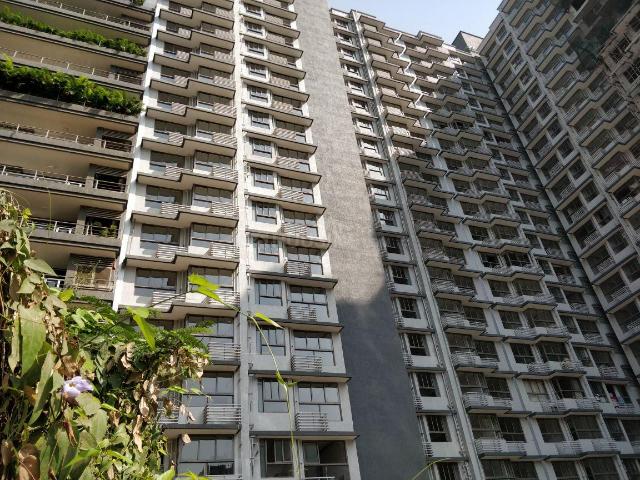 2 BHK Apartment in Ghatkopar West for resale Mumbai. The reference number is 20393235