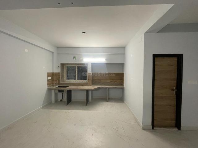 2 BHK Apartment in Girish Park for resale Kolkata. The reference number is 19814332