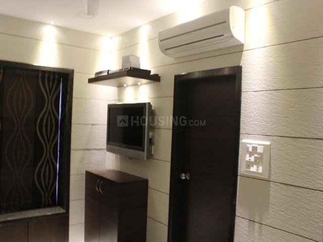 2 BHK Apartment in Dadar West for resale Mumbai. The reference number is 6251615