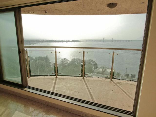 2 BHK Apartment in Dadar West for resale Mumbai. The reference number is 8581126