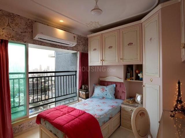 2 BHK Apartment in Dadar West for resale Mumbai. The reference number is 18396273
