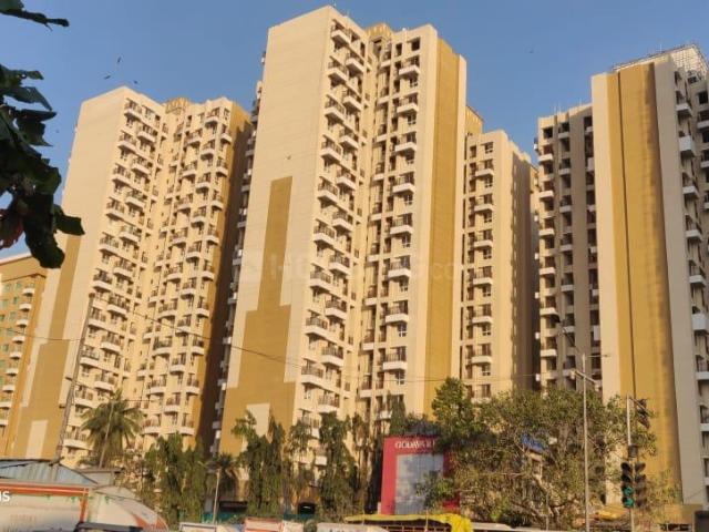 2 BHK Apartment in Dahisar East for resale Mumbai. The reference number is 19470154