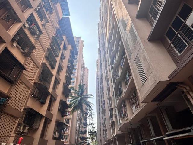 2 BHK Apartment in Dahisar East for resale Mumbai. The reference number is 20048291