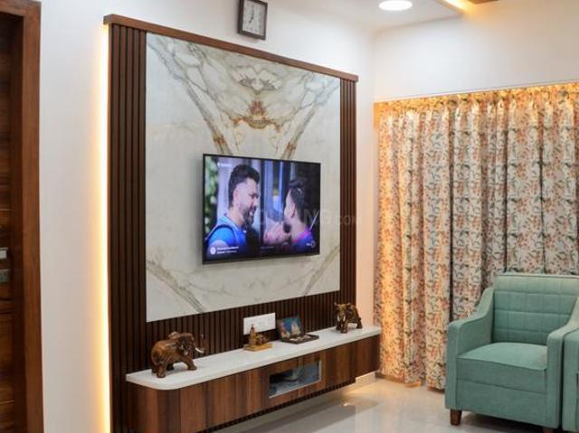 2 BHK Apartment in Dahisar East for resale Mumbai. The reference number is 20750074