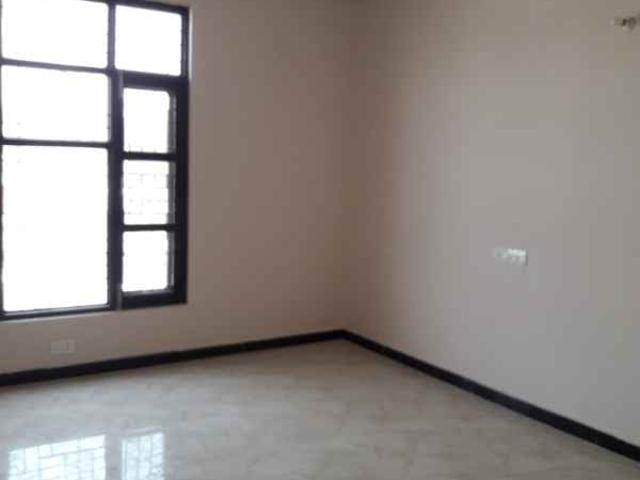 2 BHK Apartment in Darshan Purwa for resale Kanpur. The reference number is 12492000