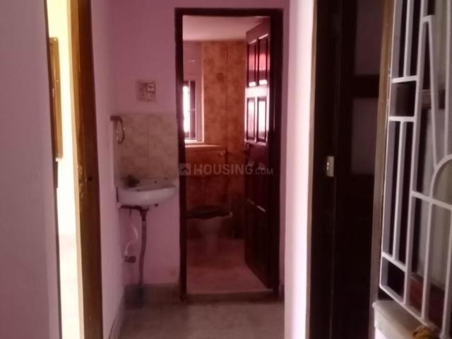 2 BHK Apartment in Dhakuria for rent Kolkata. The reference number is 16301588