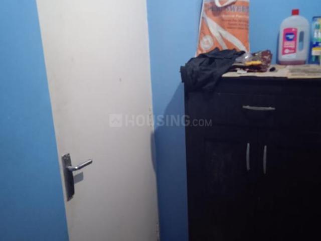 2 BHK Apartment in Dhakuria for resale Kolkata. The reference number is 19485360