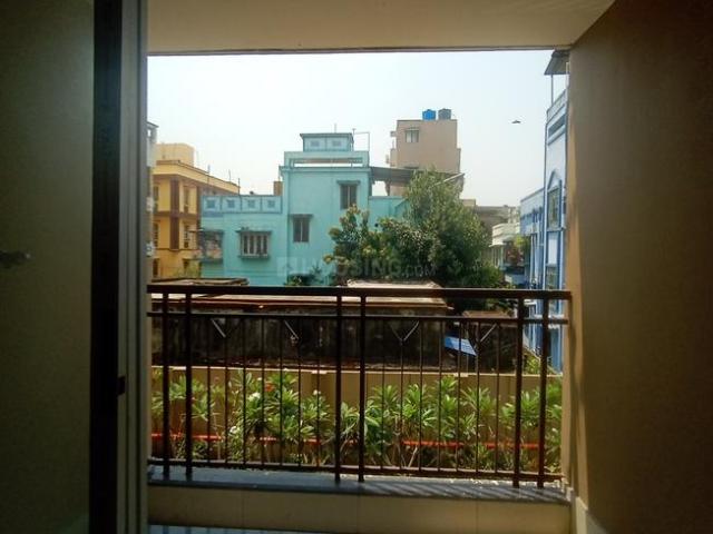 2 BHK Apartment in Dhakuria for resale Kolkata. The reference number is 20010109