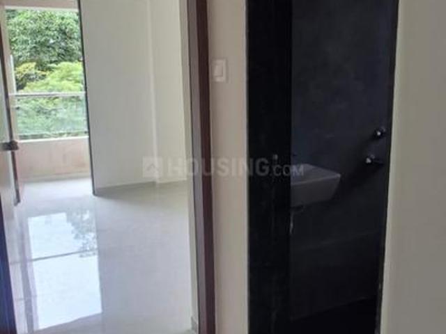 2 BHK Apartment in Dhankawadi for rent Pune. The reference number is 21005104