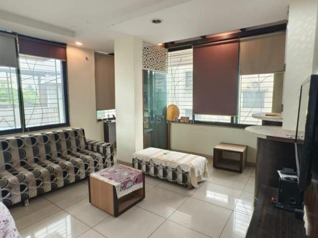 2 BHK Apartment in Dharampeth for rent Nagpur. The reference number is 20737021