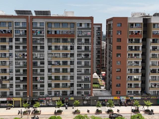 2 BHK Apartment in Dindoli for resale Surat. The reference number is 17431630