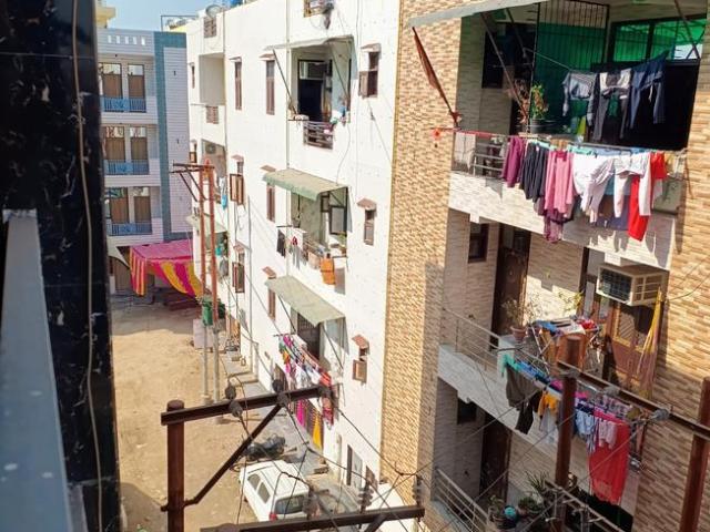 2 BHK Apartment in DLF Ankur Vihar for resale Ghaziabad. The reference number is 16664383