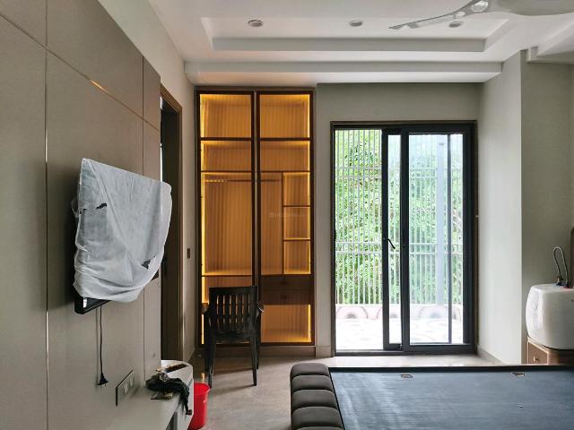 2 BHK Apartment in DLF Phase 1 for resale Gurgaon. The reference number is 19973391