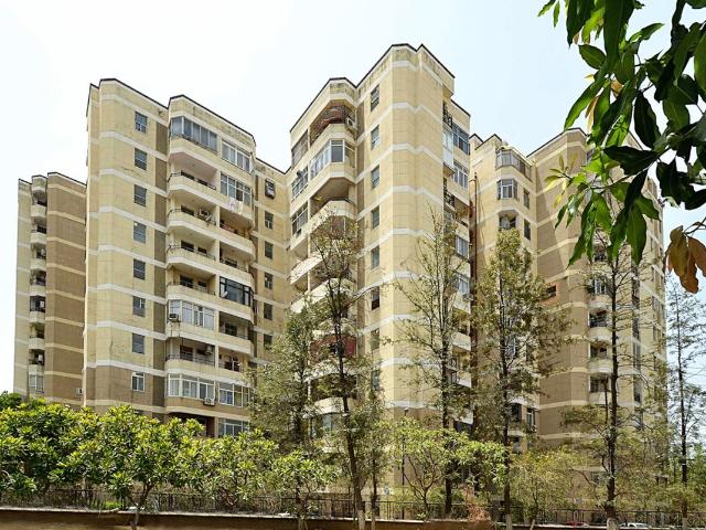 2 BHK Apartment in DLF Phase 1 for resale Gurgaon. The reference number is 20808121