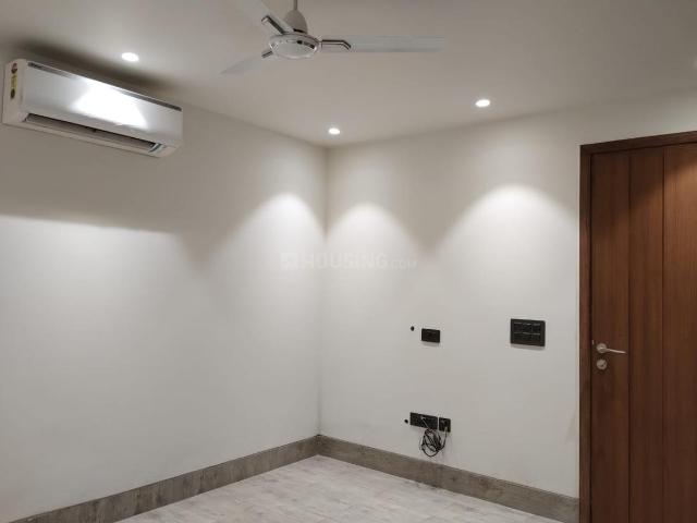 2 BHK Apartment in DLF Phase 4 for rent Gurgaon. The reference number is 20069852