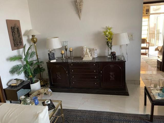 2 BHK Apartment in DLF Phase 4 for rent Gurgaon. The reference number is 20597566