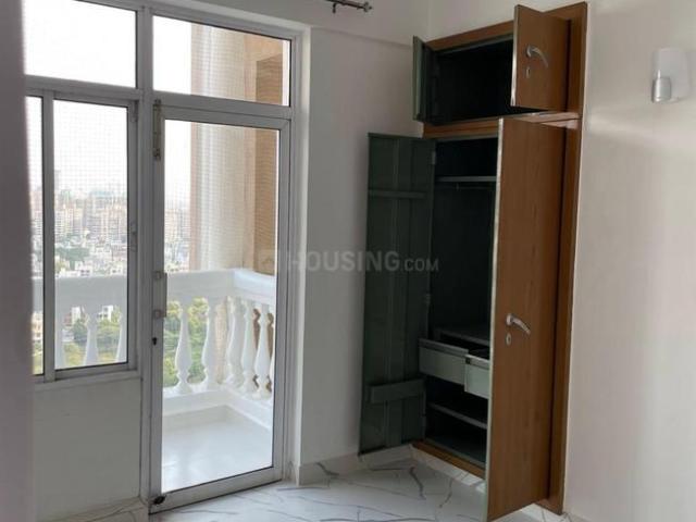 2 BHK Apartment in DLF Phase 4 for rent Gurgaon. The reference number is 20817624