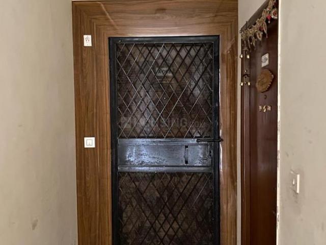 2 BHK Apartment in DLF Phase 5 for rent Gurgaon. The reference number is 14401007
