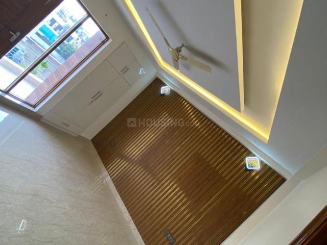 2 BHK Apartment in DLF Phase 5 for rent Gurgaon. The reference number is 16590809
