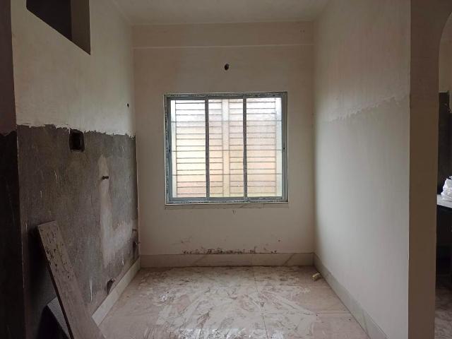2 BHK Apartment in Dum Dum Cantonment for resale Kolkata. The reference number is 20306865