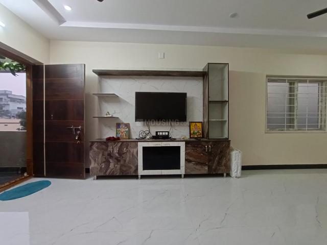 2 BHK Apartment in Dwaraka Nagar for rent Kakinada. The reference number is 20586127