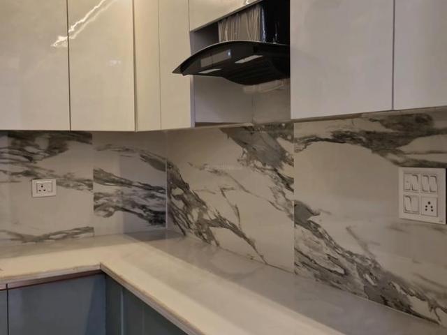 2 BHK Apartment in Dwarka Mor for rent New Delhi. The reference number is 19401318