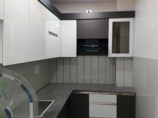 2 BHK Apartment in Dwarka Mor for resale New Delhi. The reference number is 10127621