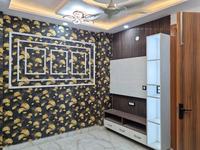 2 BHK Apartment in Dwarka Mor for resale New Delhi. The reference number is 20559405