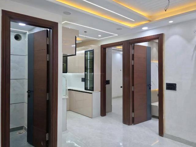 2 BHK Apartment in Dwarka Mor for resale New Delhi. The reference number is 20587679