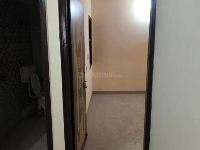 2 BHK Apartment in Dwarka Mor for resale New Delhi. The reference number is 20679825