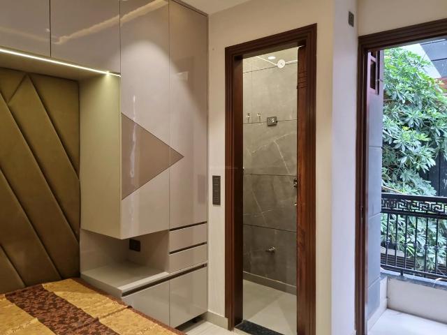 2 BHK Apartment in Dwarka Mor for resale New Delhi. The reference number is 20780686