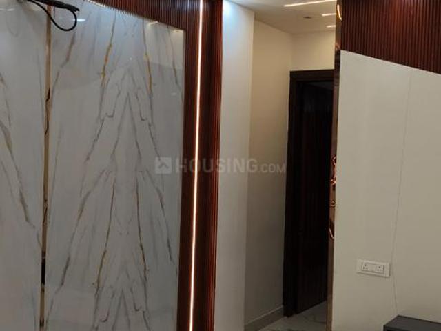2 BHK Apartment in Dwarka Mor for resale New Delhi. The reference number is 20889700