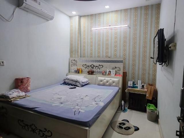 2 BHK Apartment in Dwarka Mor for resale New Delhi. The reference number is 21003933