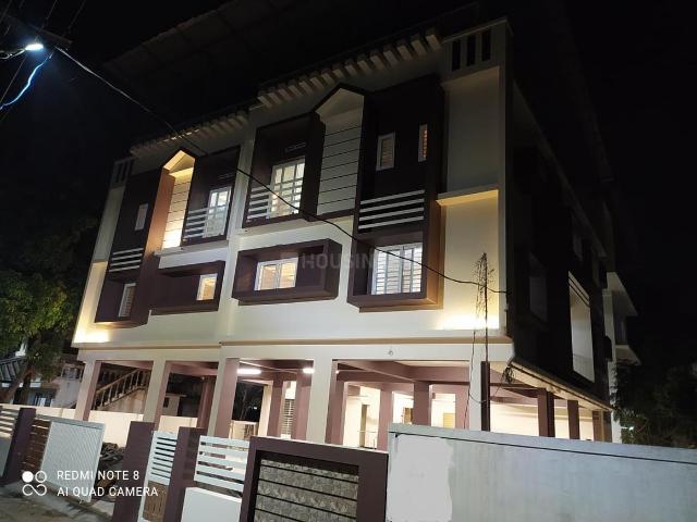2 BHK Apartment in Edappally for rent Kochi. The reference number is 7606751