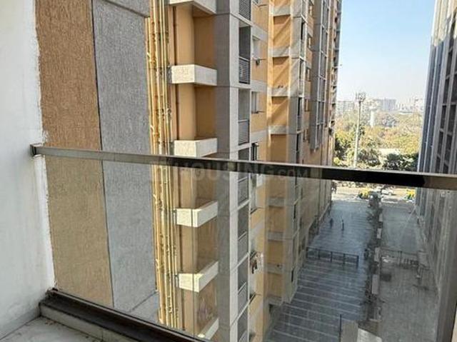 2 BHK Apartment in Ellisbridge for rent Ahmedabad. The reference number is 19804414