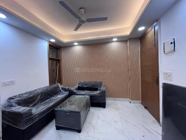 2 BHK Apartment in Freedom Fighters Enclave for rent New Delhi. The reference number is 19276435