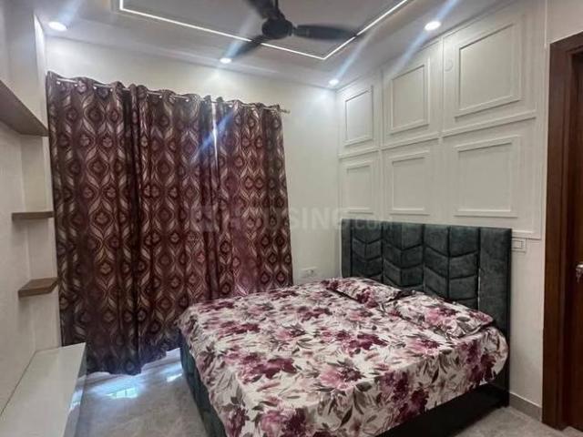 2 BHK Apartment in Freedom Fighters Enclave for rent New Delhi. The reference number is 20635707