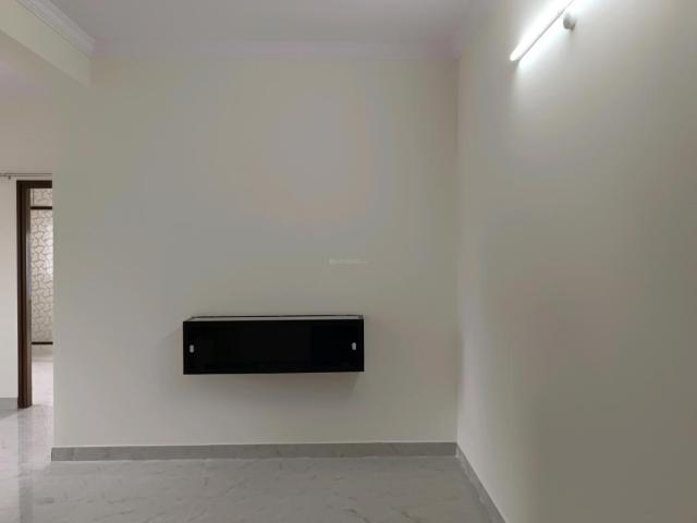 2 BHK Apartment in Kondapur for rent Hyderabad. The reference number is 16163231