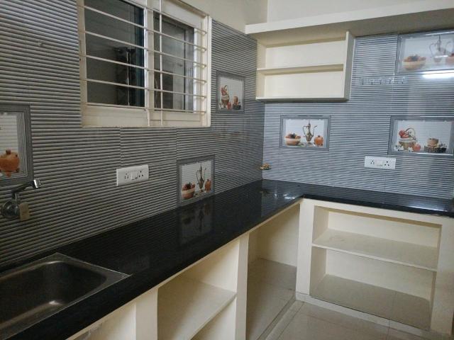 2 BHK Apartment in Kondapur for rent Hyderabad. The reference number is 20611434