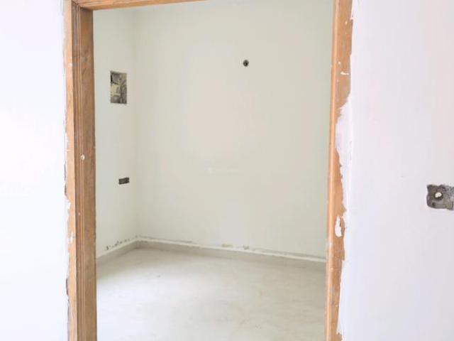 2 BHK Apartment in Kondapur for resale Hyderabad. The reference number is 20608871